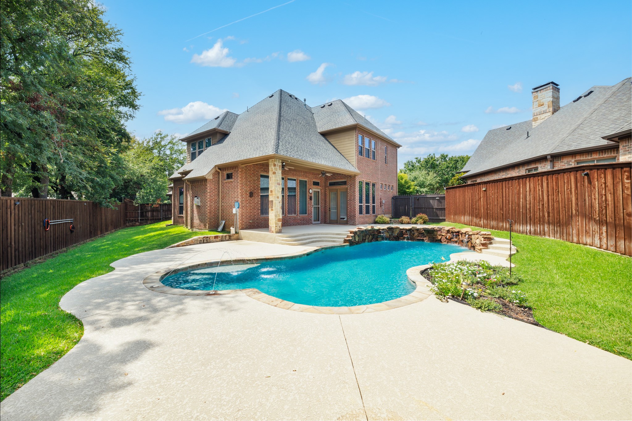 609 Knott Court Euless TX 76039