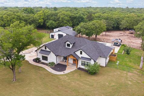 1098 Twin Creeks Drive Weatherford TX 76088