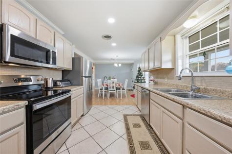 12637 State Highway 19 N Athens TX 75752