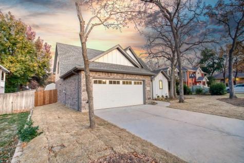 707 Castle Oak Court Arlington TX 76012