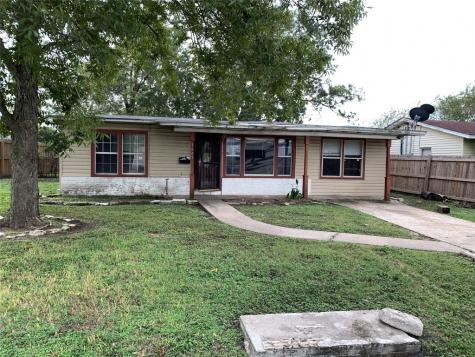 3007 Meadowlane Street Victoria TX 77901