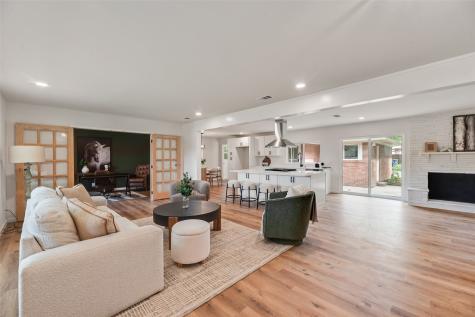 729 Town Creek Drive Dallas TX 75232