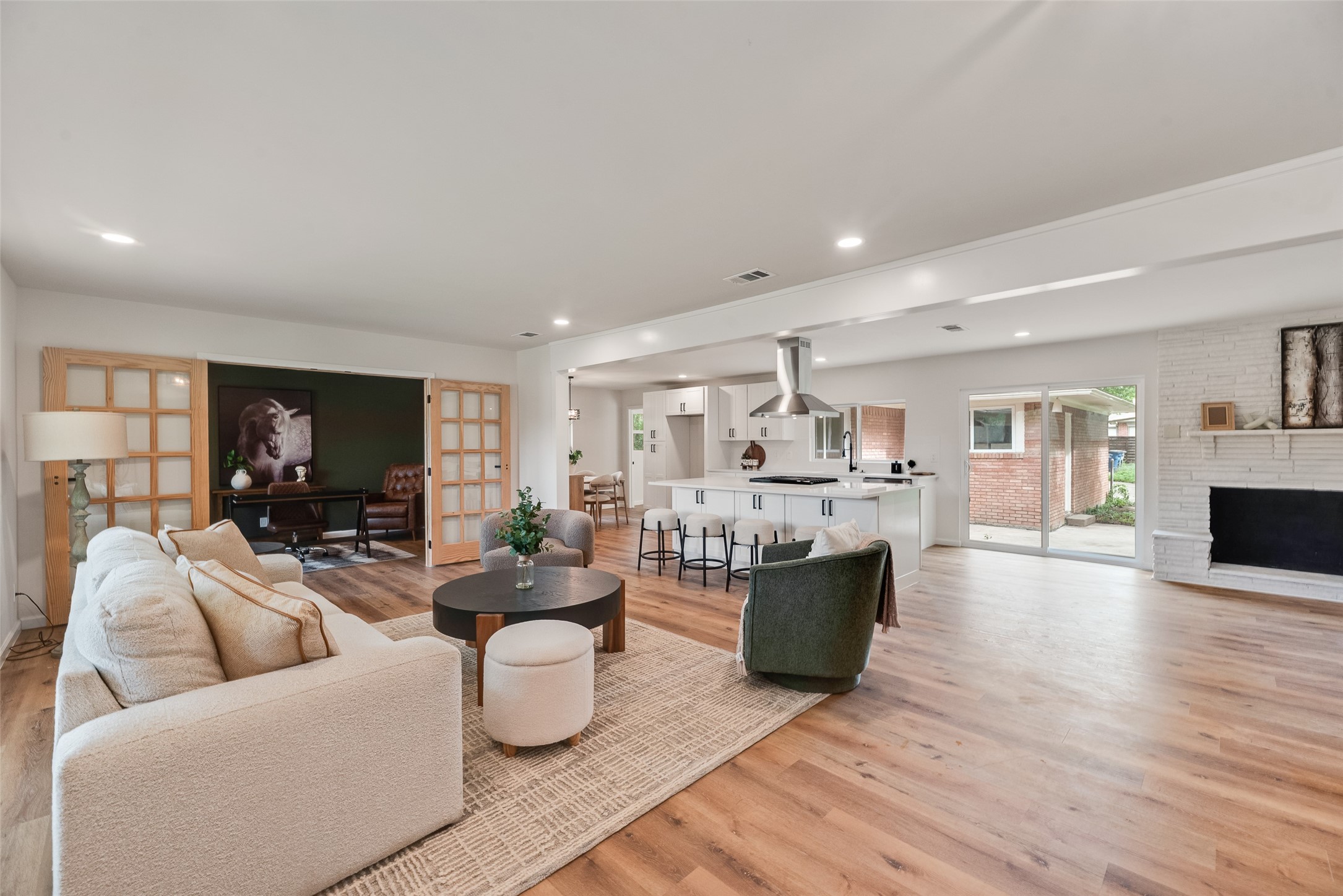729 Town Creek Drive Dallas TX 75232
