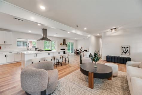 729 Town Creek Drive Dallas TX 75232