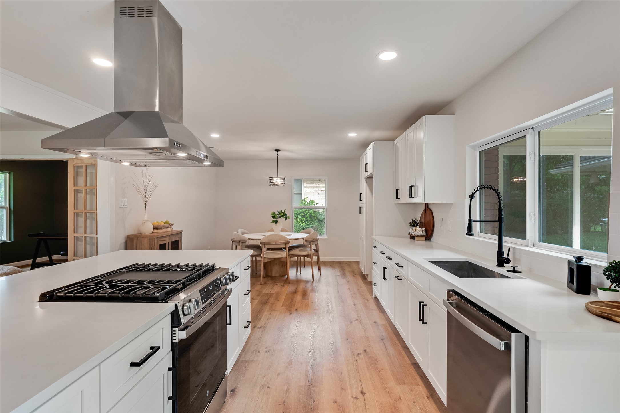 729 Town Creek Drive Dallas TX 75232
