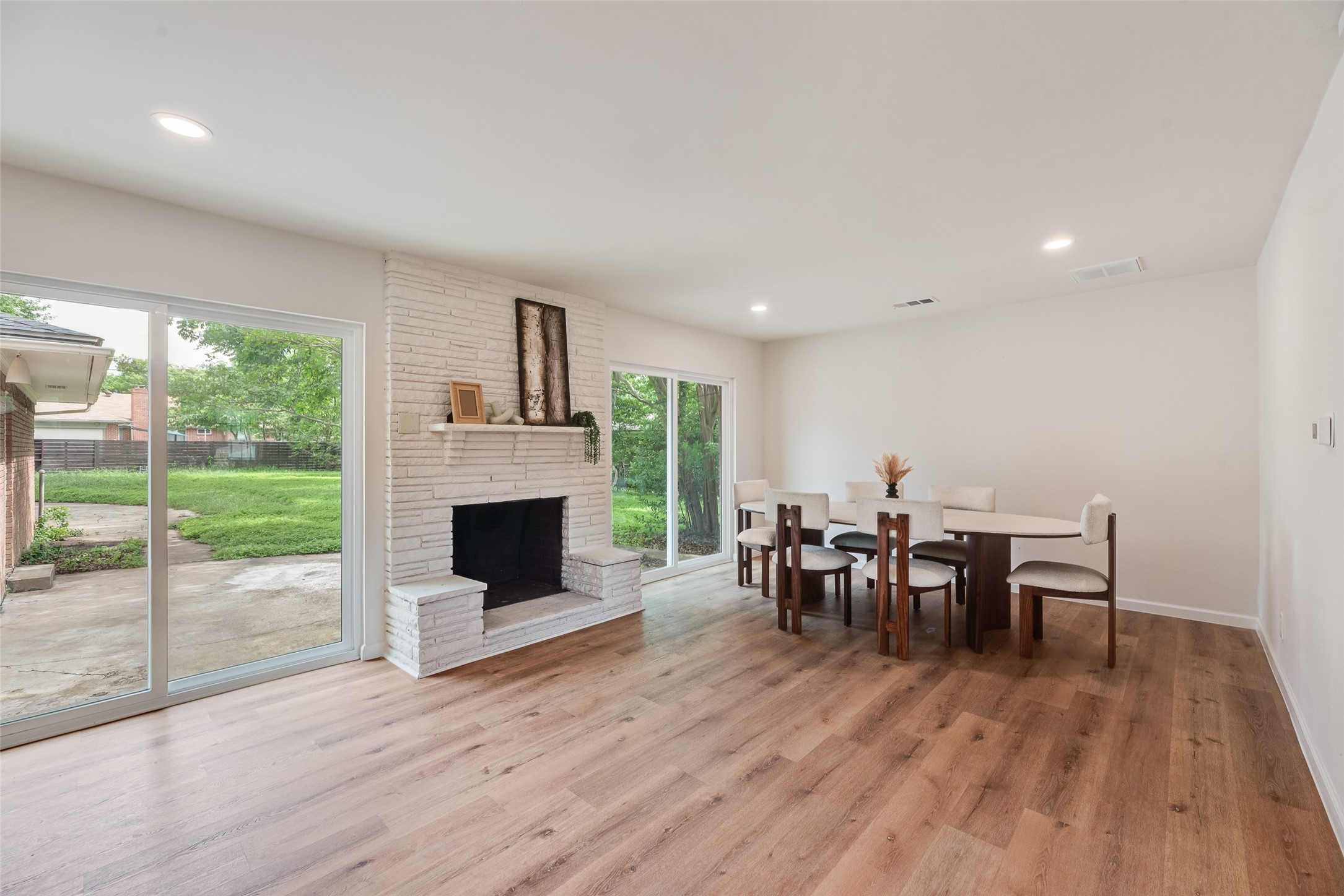 729 Town Creek Drive Dallas TX 75232