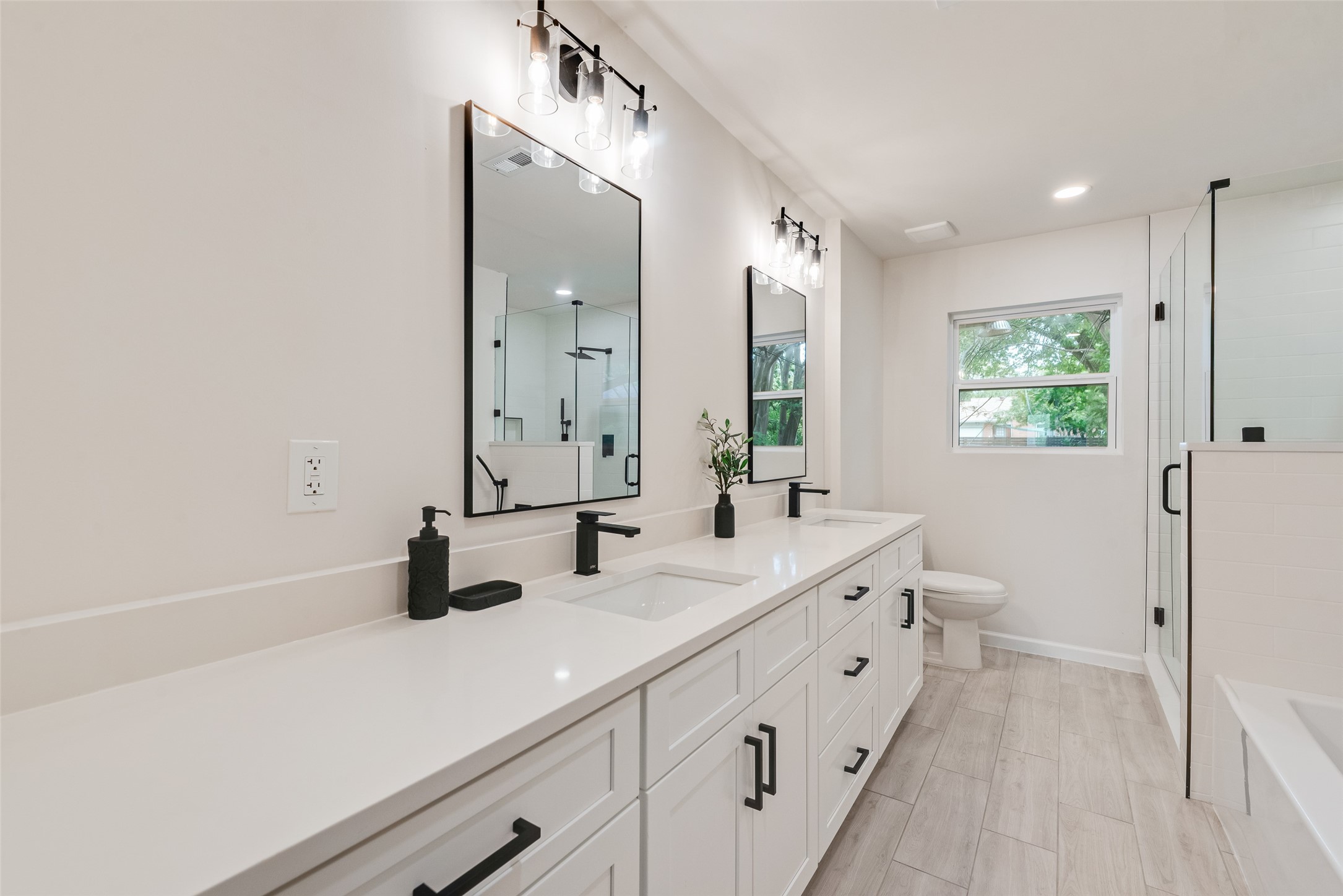 729 Town Creek Drive Dallas TX 75232
