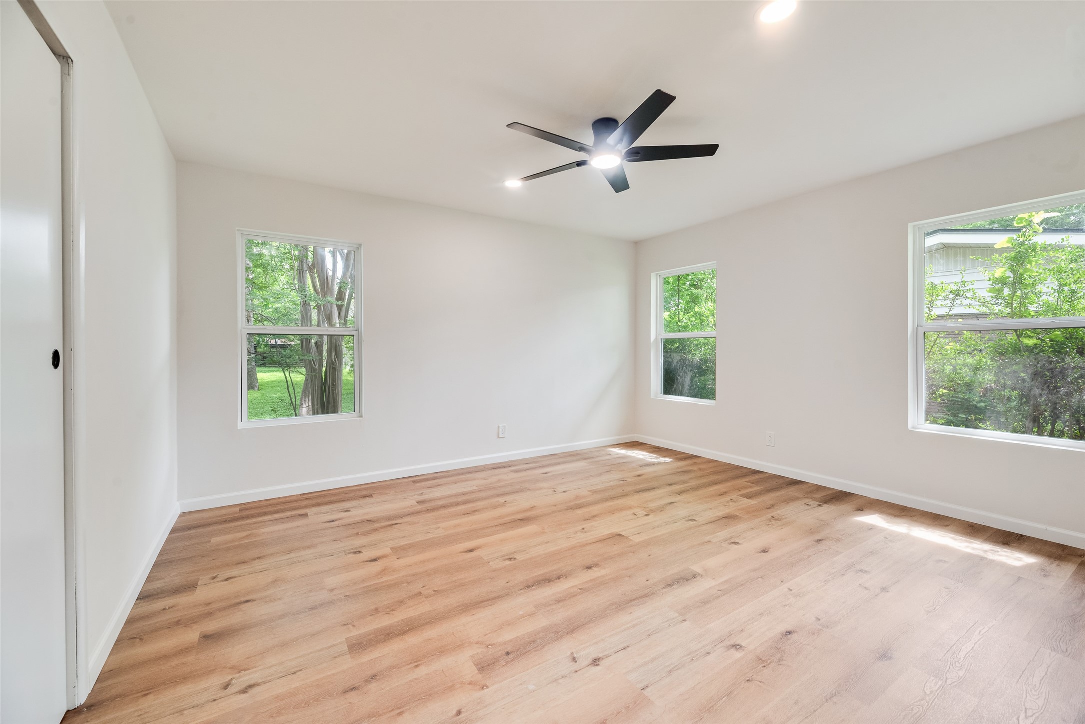 729 Town Creek Drive Dallas TX 75232