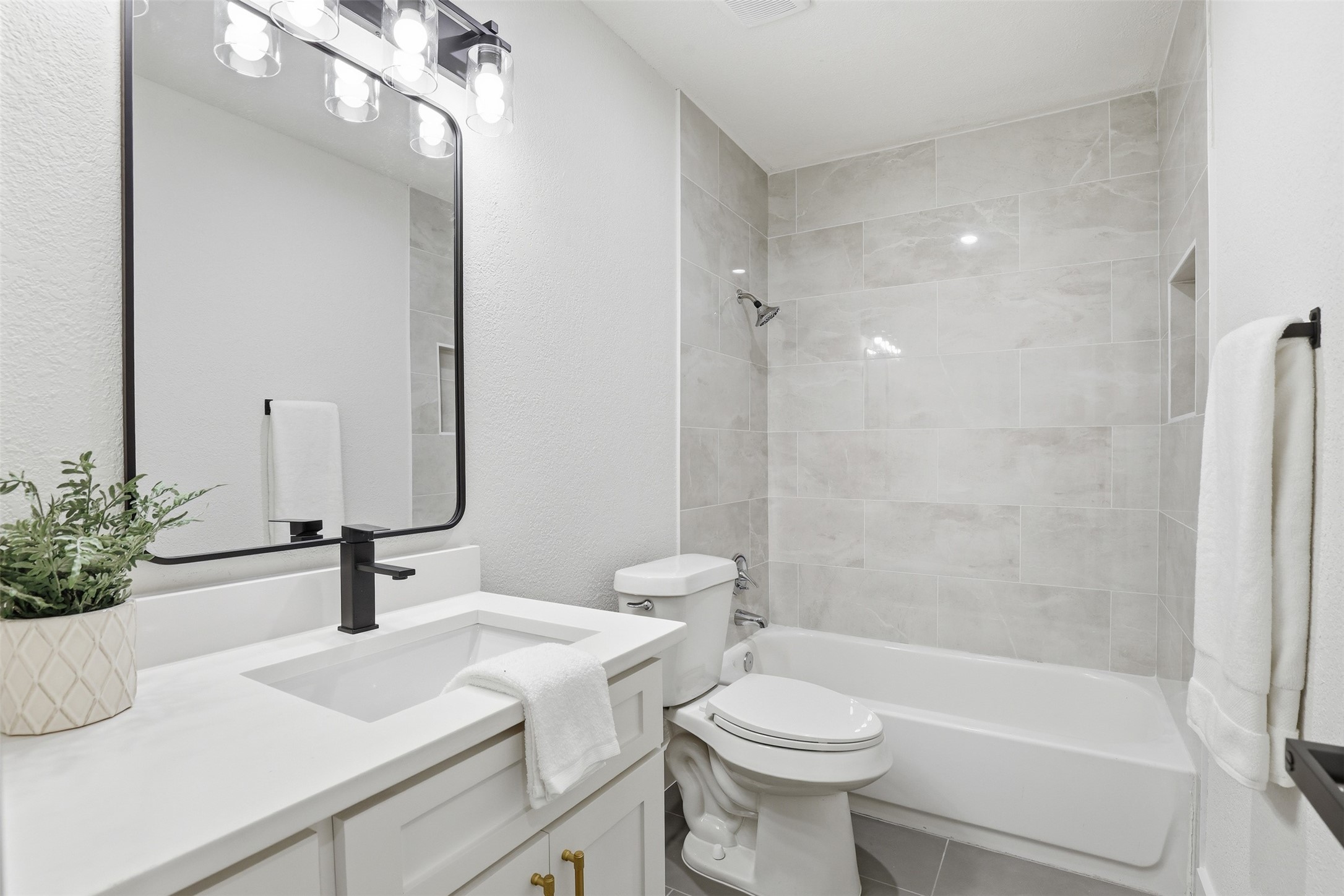 6415 High Country Trail Arlington TX 76016