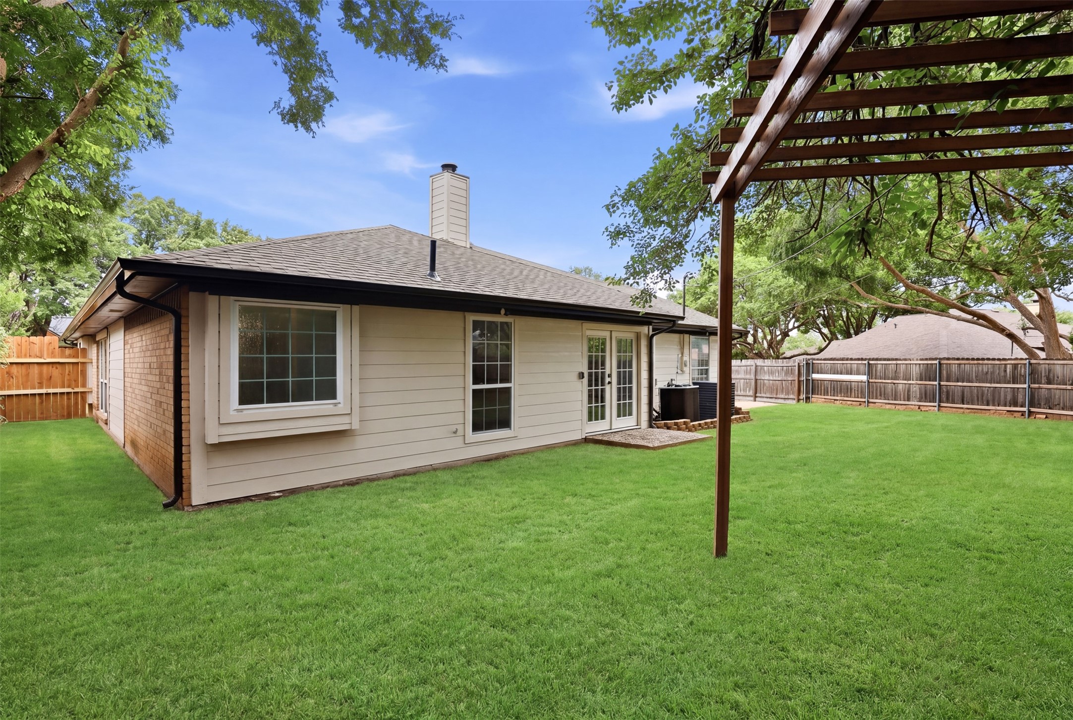6415 High Country Trail Arlington TX 76016
