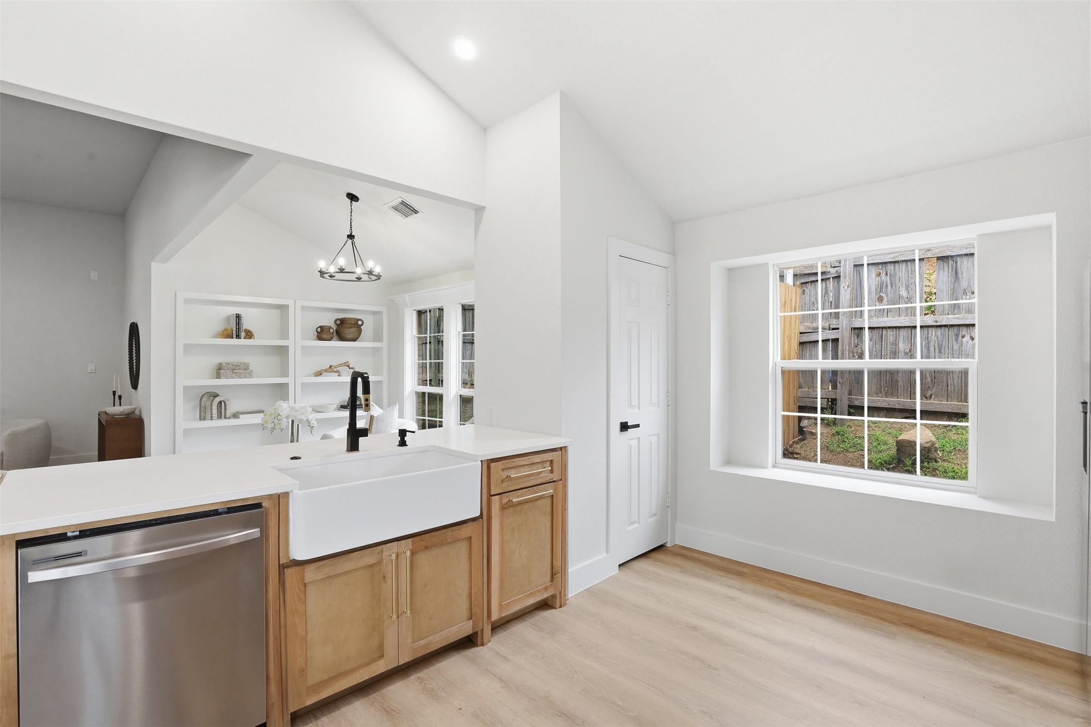 6415 High Country Trail Arlington TX 76016