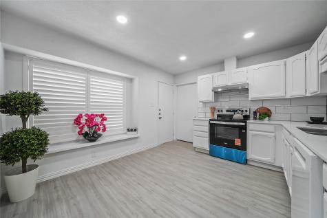 142 Kingsbridge Drive Garland TX 75040