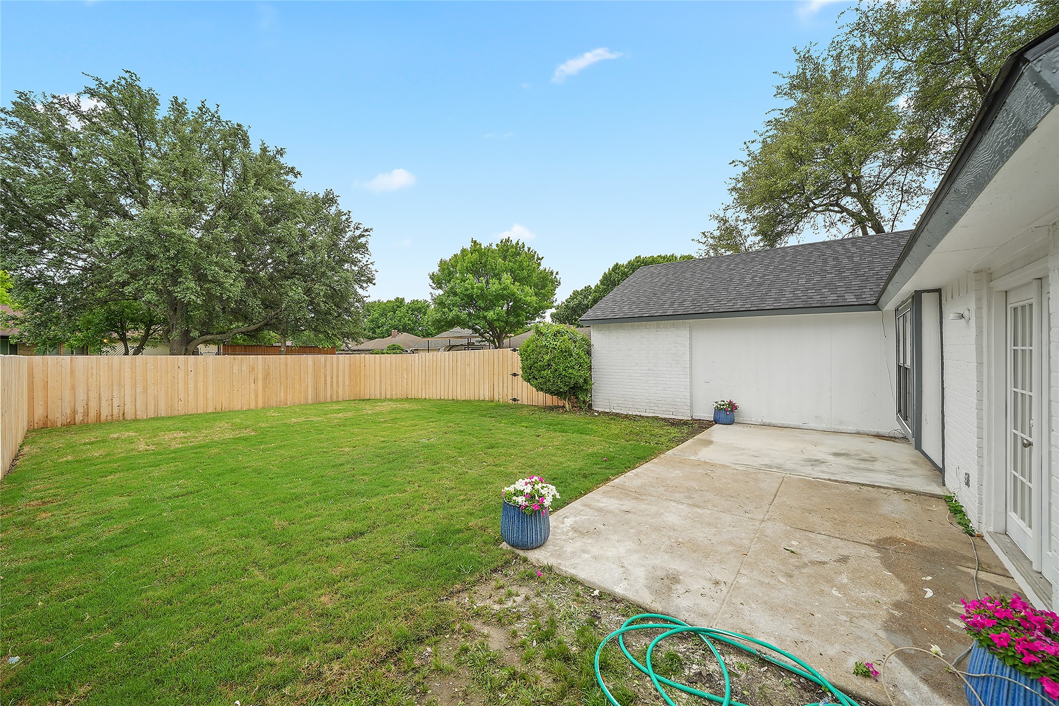 142 Kingsbridge Drive Garland TX 75040