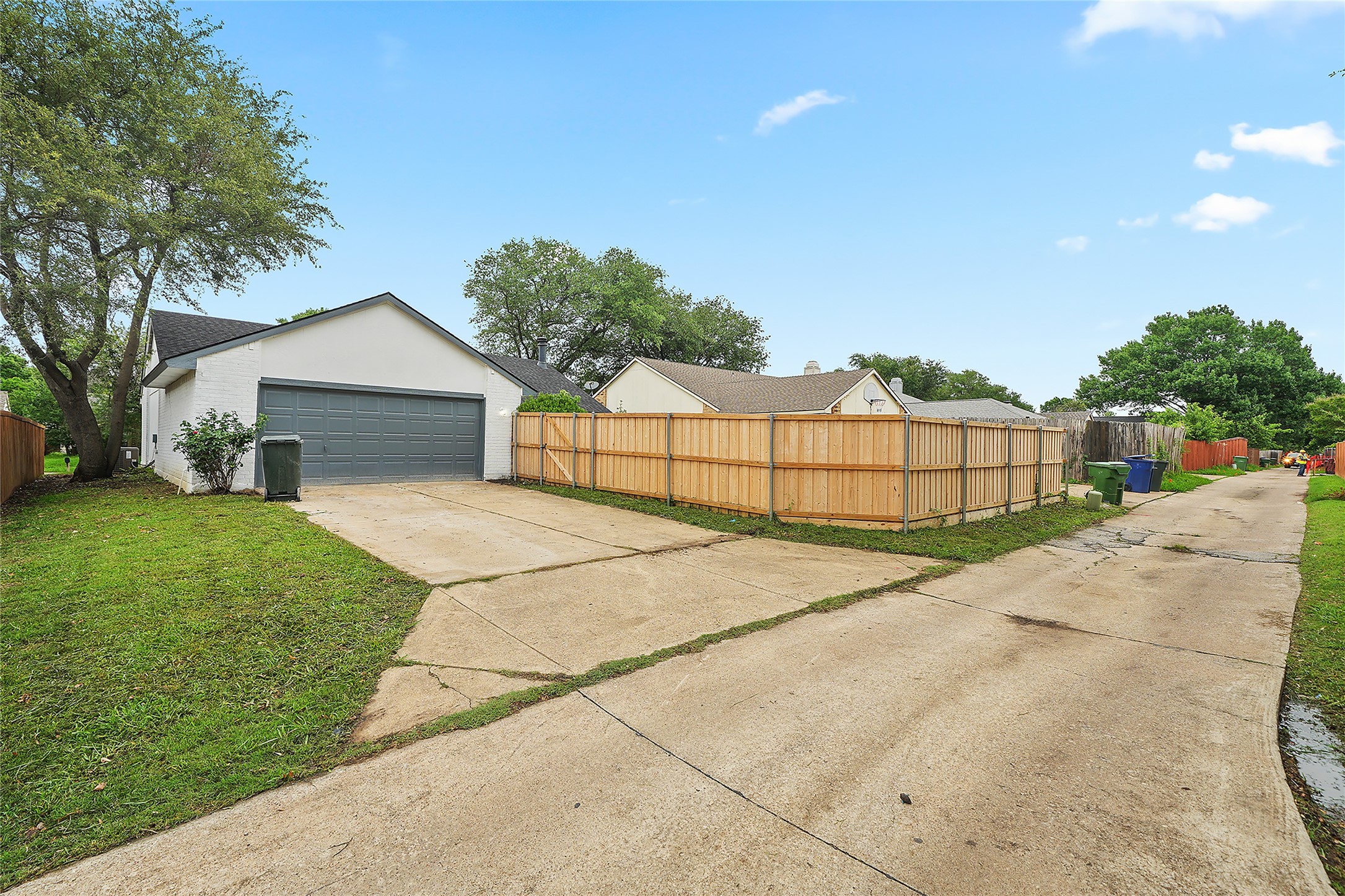 142 Kingsbridge Drive Garland TX 75040