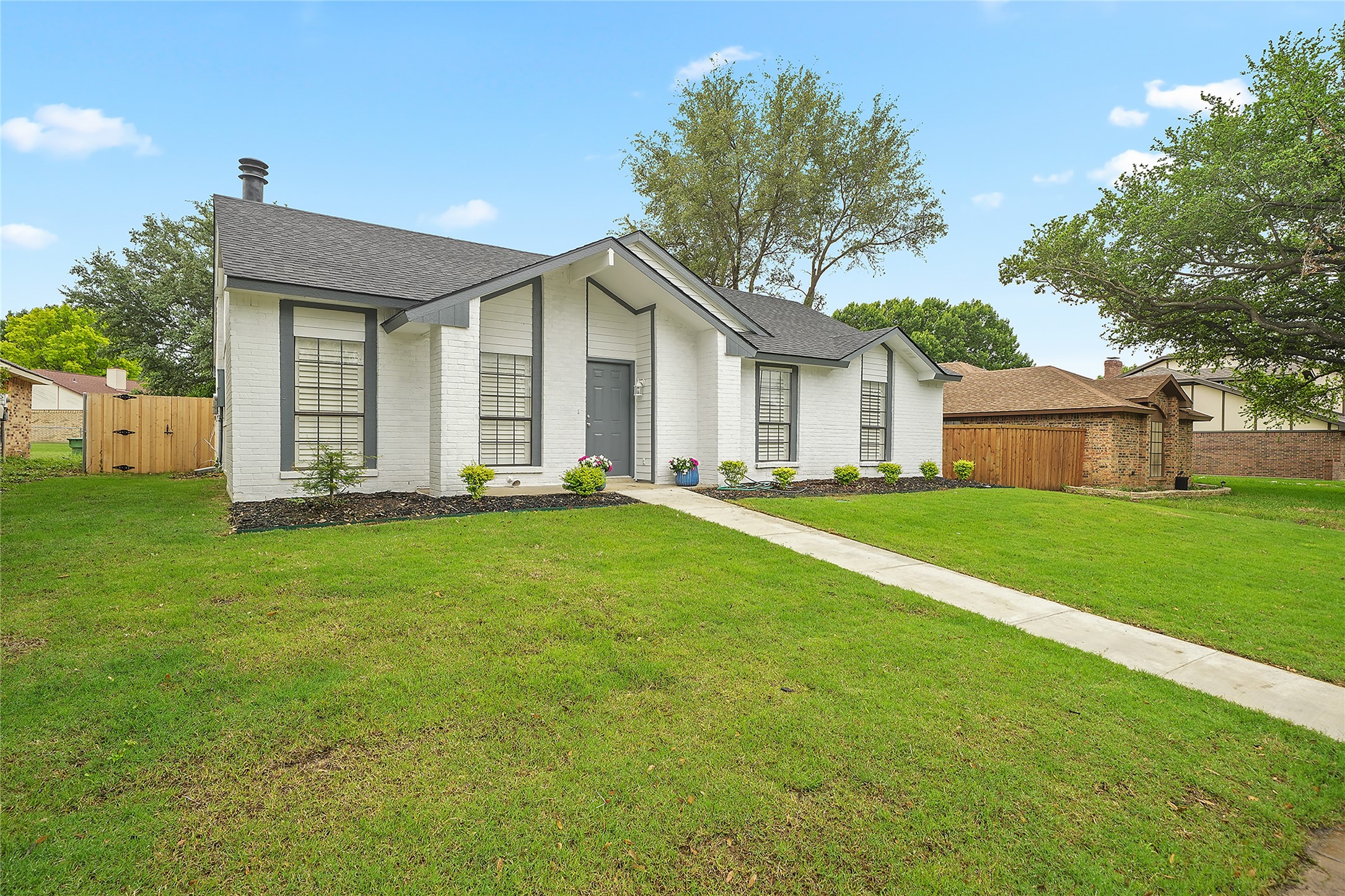 142 Kingsbridge Drive Garland TX 75040