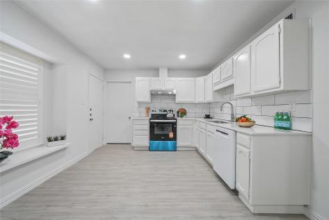 142 Kingsbridge Drive Garland TX 75040