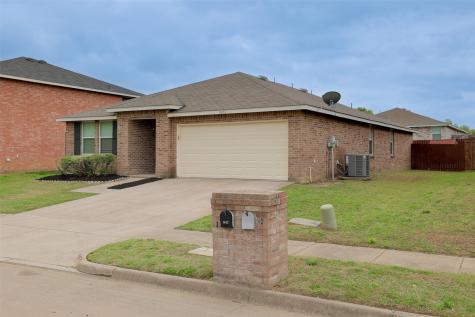 8422 Seven Hills Road Arlington TX 76002