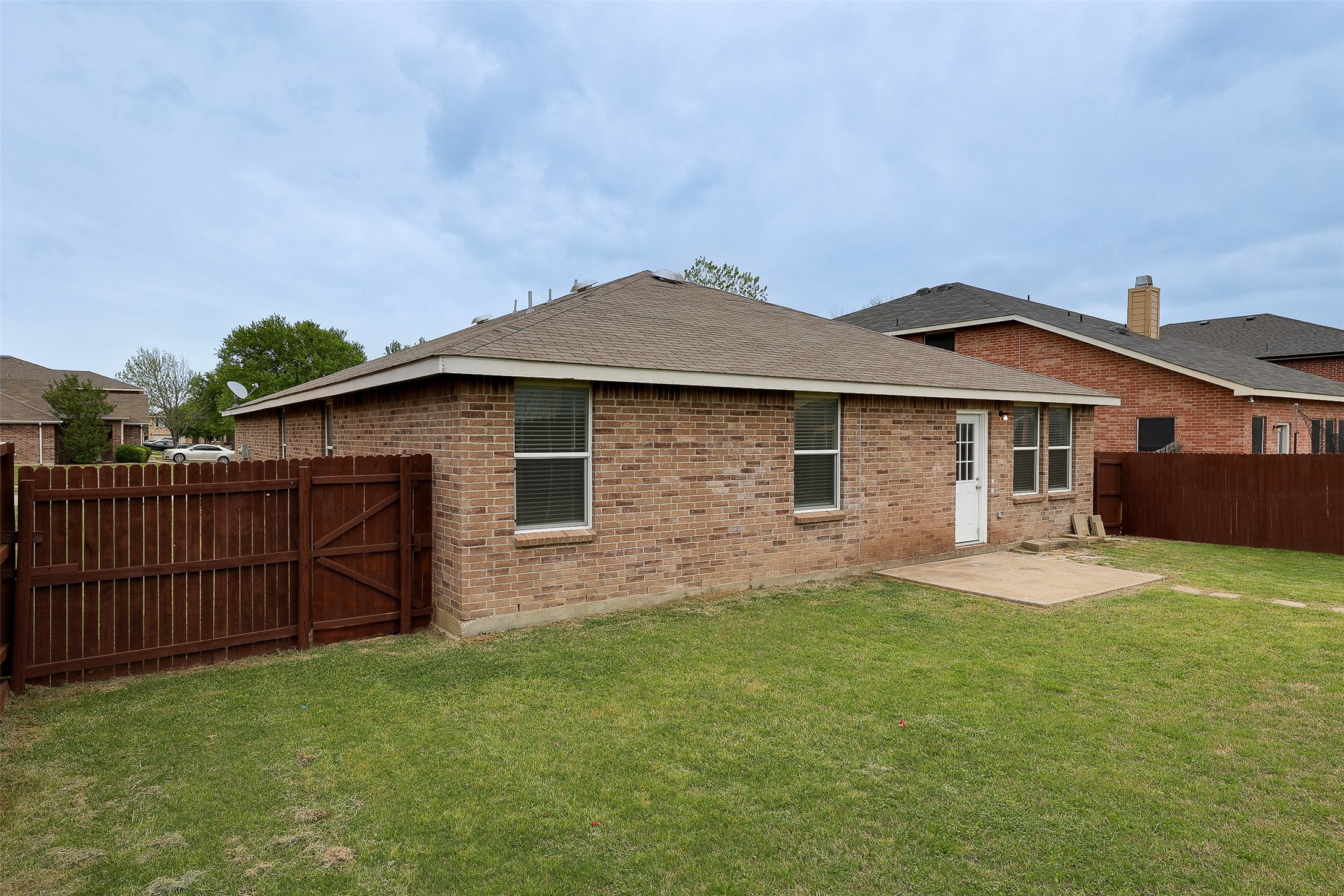 8422 Seven Hills Road Arlington TX 76002