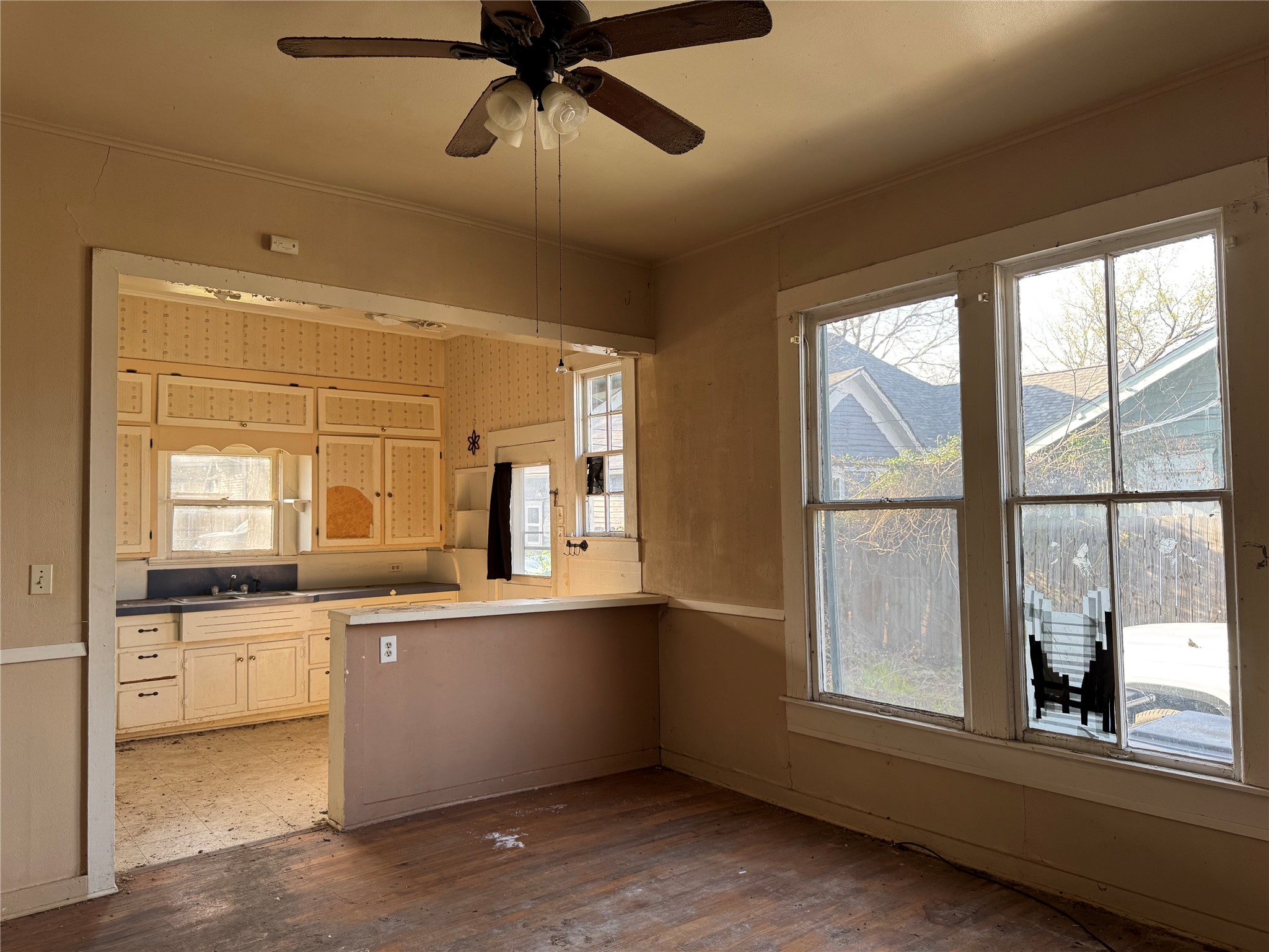 317 Scullin Denison TX 75020