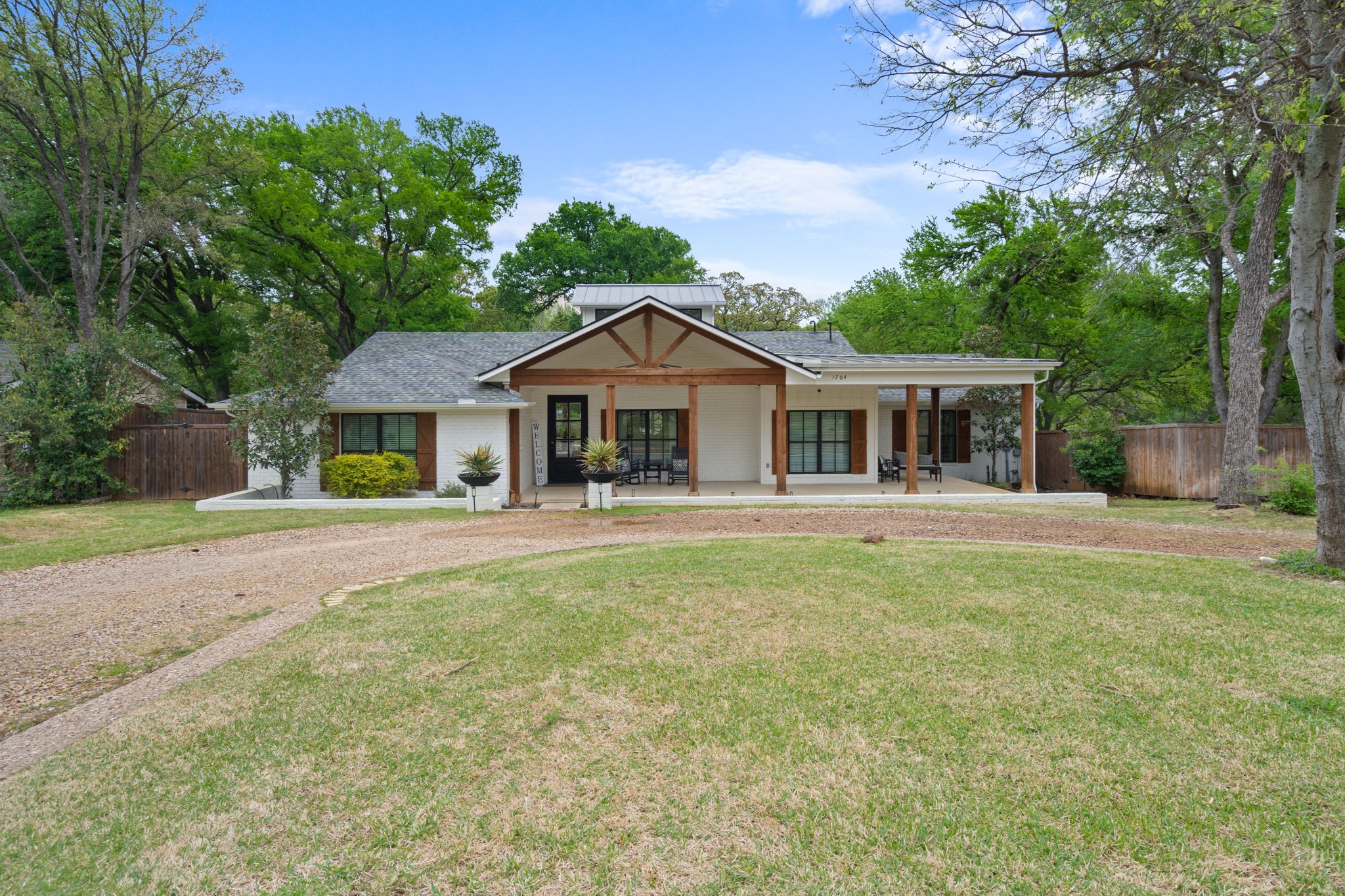 1704 Silverside Drive Grapevine TX 76051