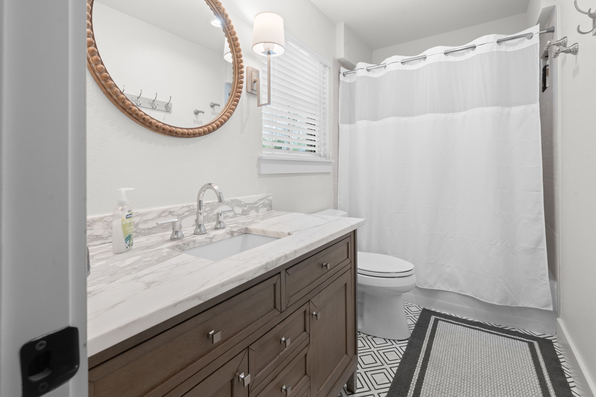 1704 Silverside Drive Grapevine TX 76051