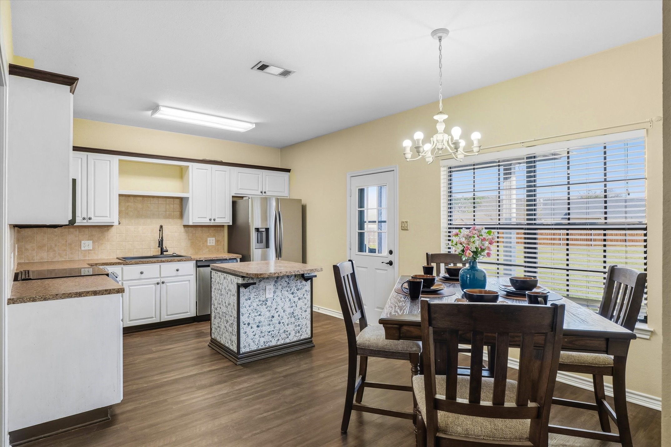6030 Suncrest Drive Athens TX 75752