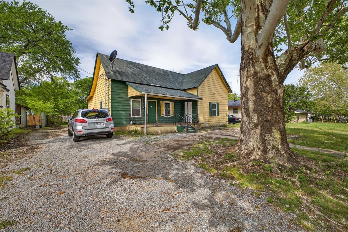 724 S Elm Street Sherman TX 75090