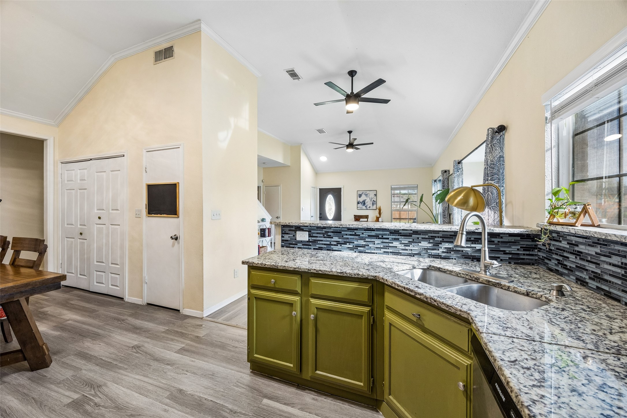 702 Crescent Drive Desoto TX 75115