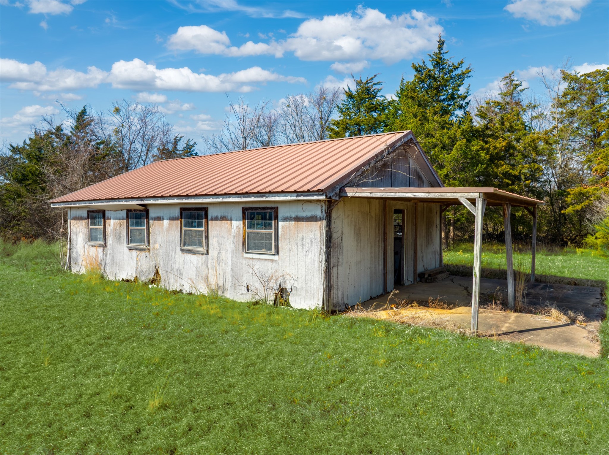 1900 County Road 33900 Powderly TX 75473