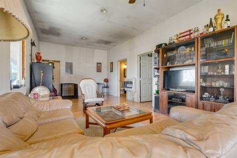 1900 County Road 33900 Powderly TX 75473
