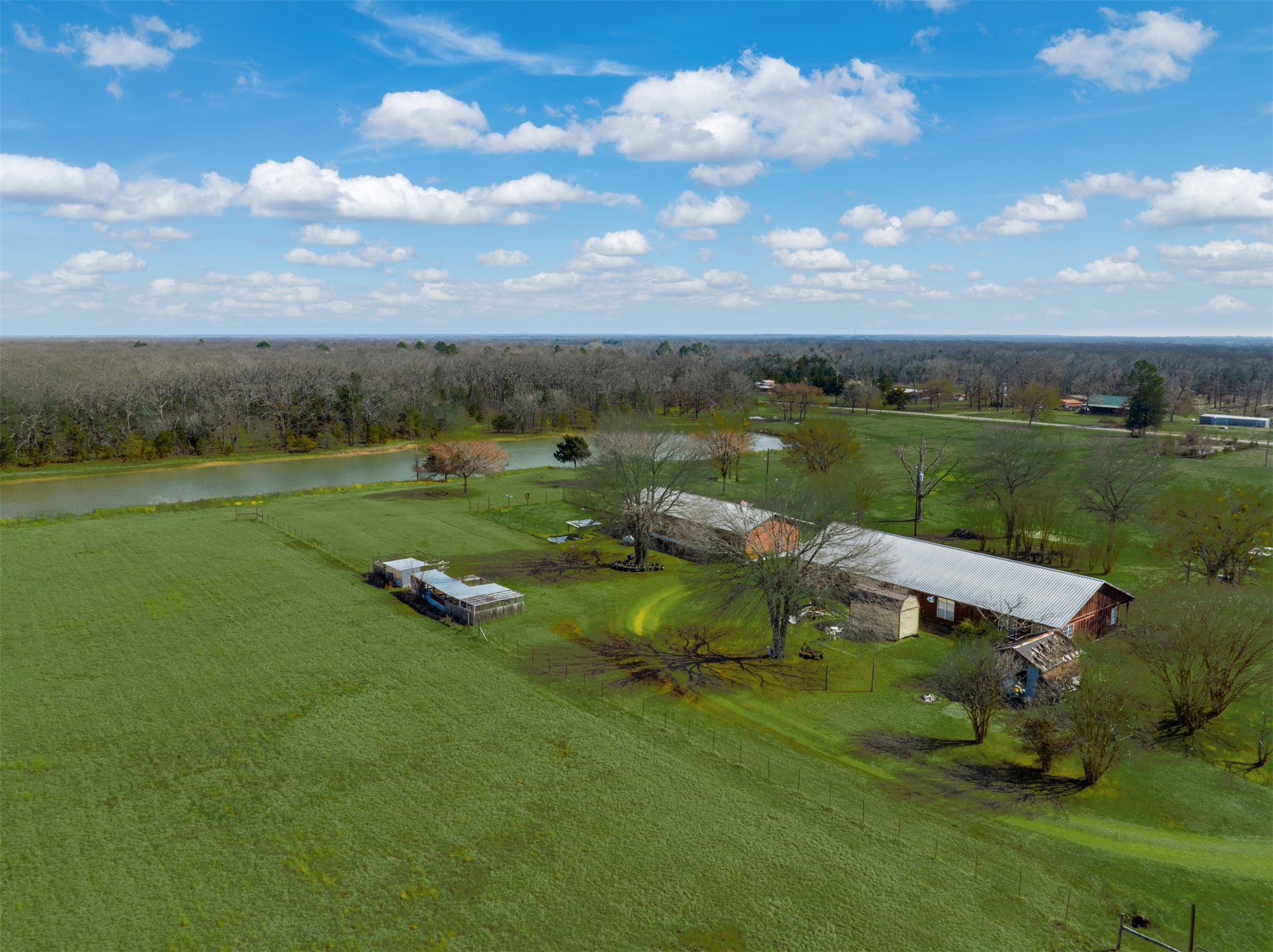 1900 County Road 33900 Powderly TX 75473