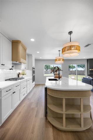 7881 La Cabeza Drive Dallas TX 75248