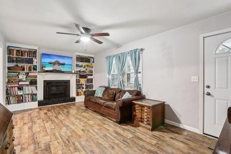 426 W Lake Street Krum TX 76249