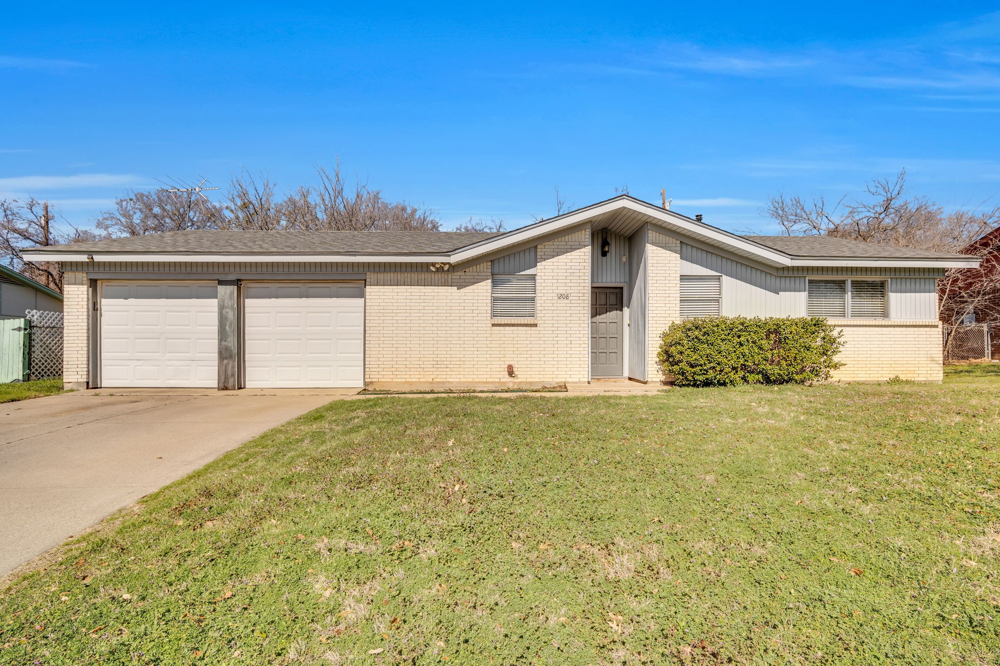 1208 Julie Street Weatherford TX 76086