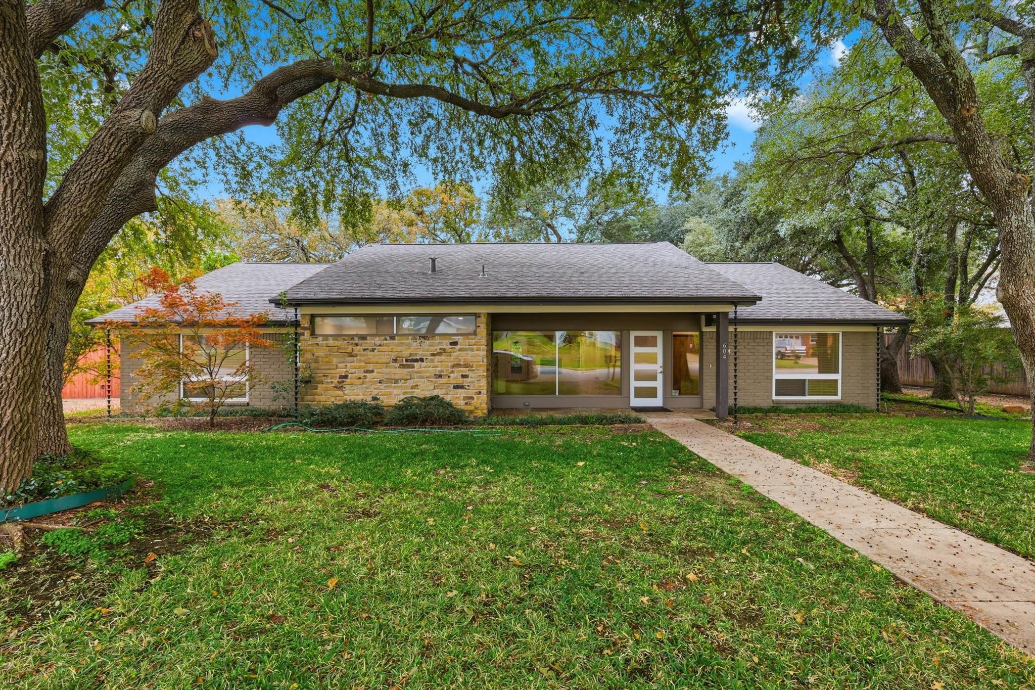 604 Donna Lane Bedford TX 76022
