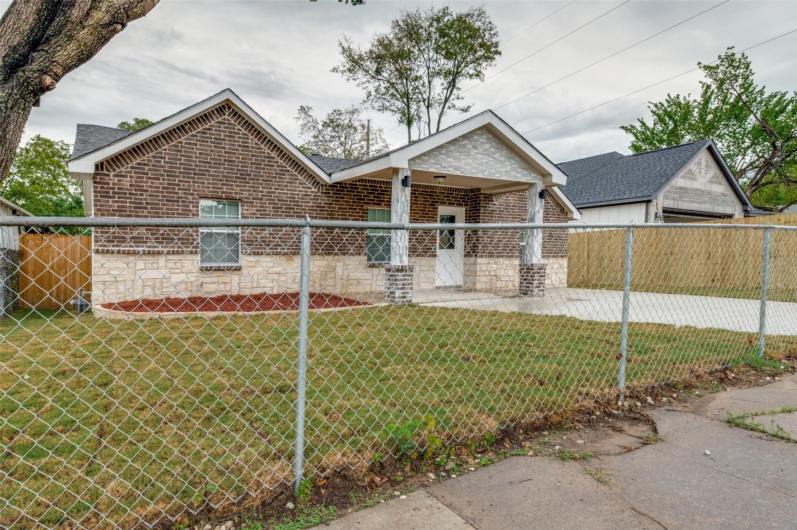 2504 Donalee Street Fort Worth TX 76105
