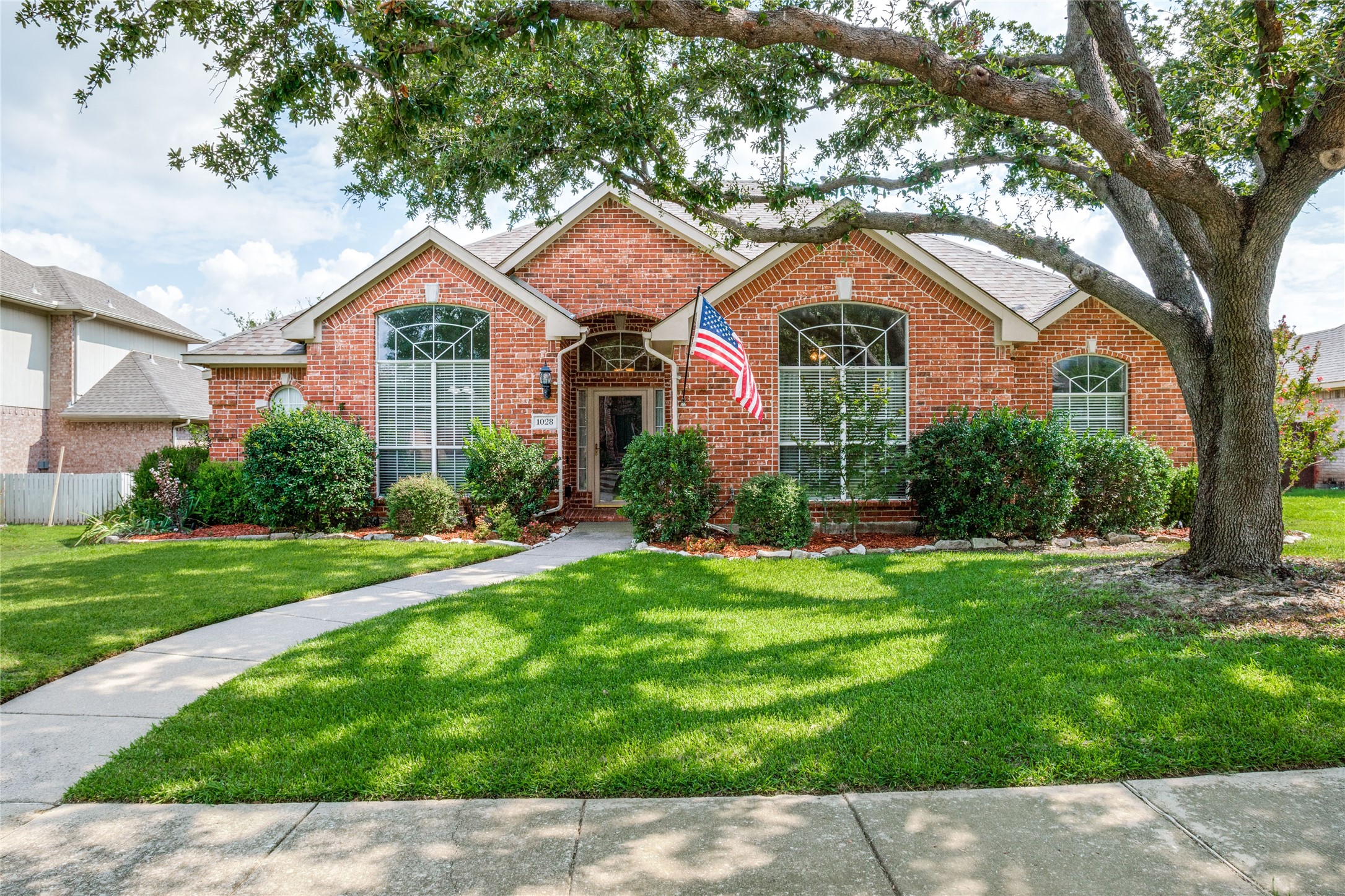 1028 E Seminole Trail Carrollton TX 75007