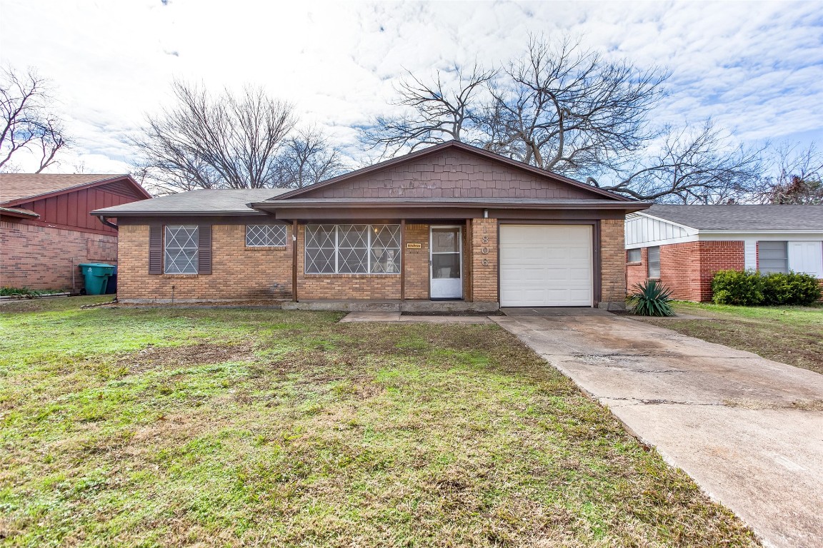 1806 W Belden Street Sherman TX 75092