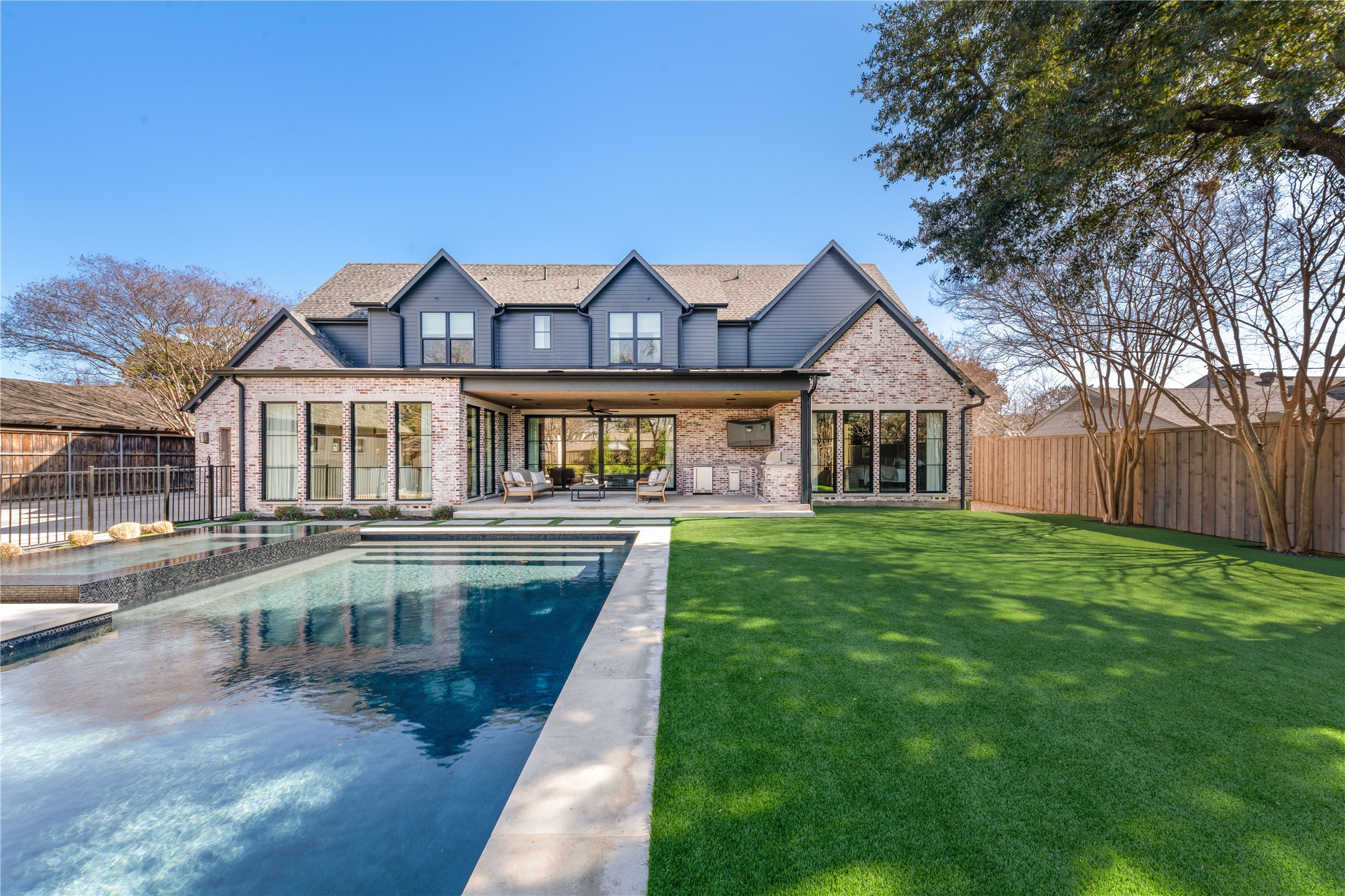 10915 Snow White Drive Dallas TX 75229