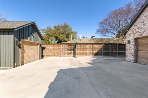 10915 Snow White Drive Dallas TX 75229