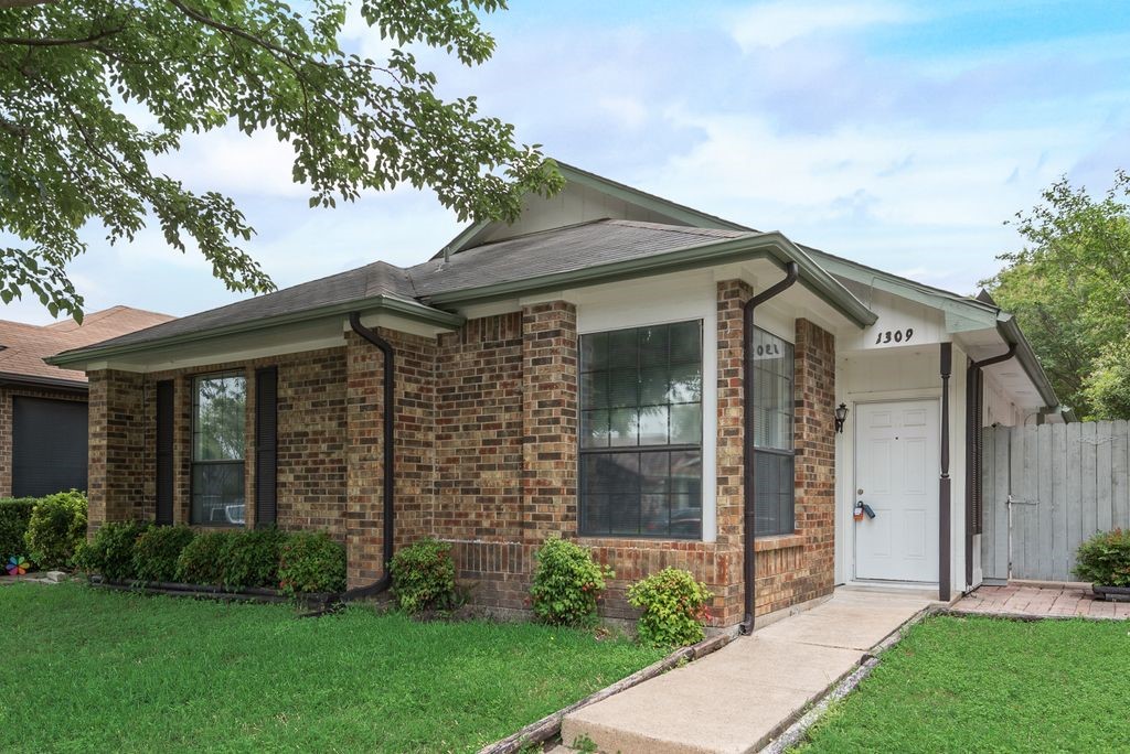 1309 Hackamore Street Mesquite TX 75149