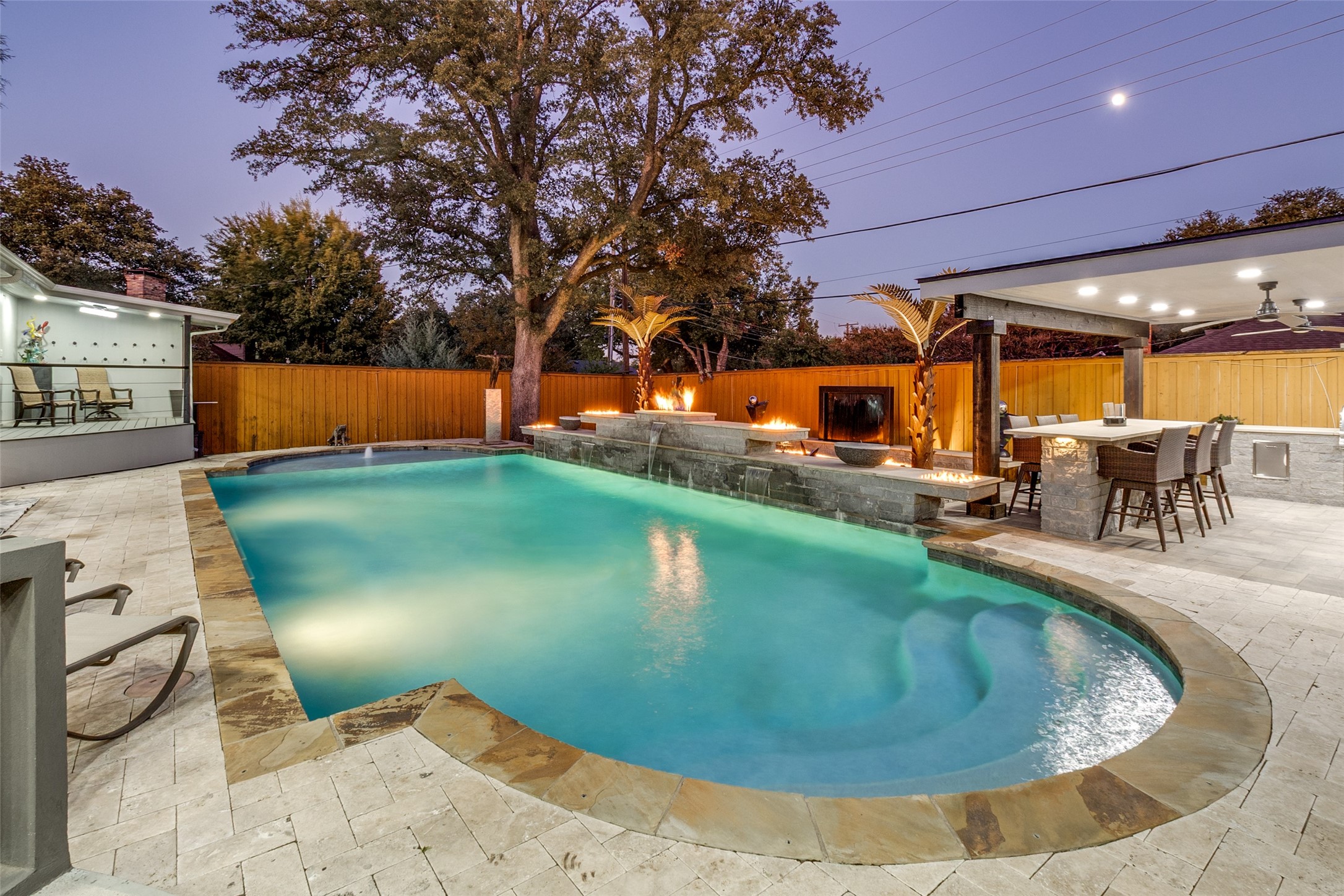 6566 Ridgeview Circle Dallas TX 75240
