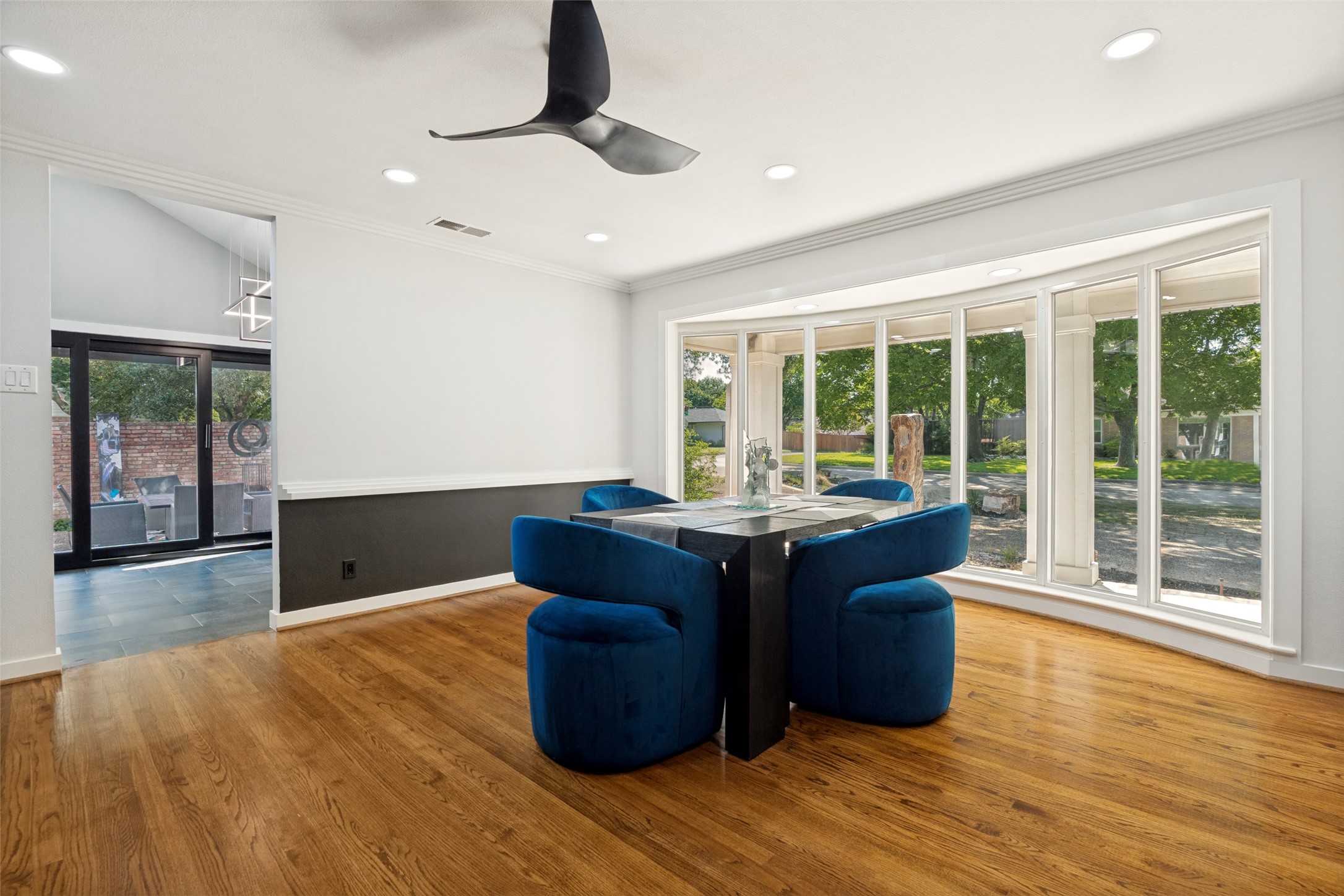 6566 Ridgeview Circle Dallas TX 75240