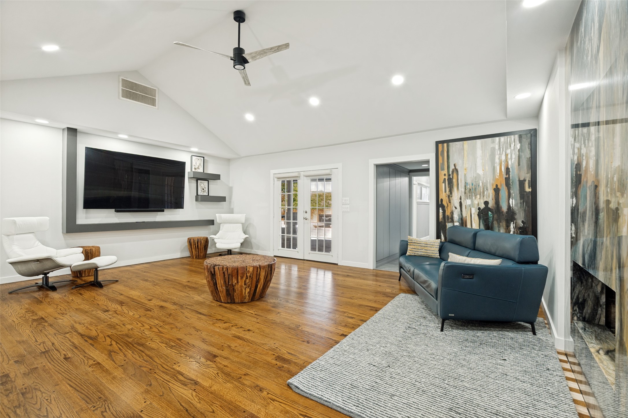 6566 Ridgeview Circle Dallas TX 75240
