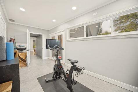 6566 Ridgeview Circle Dallas TX 75240