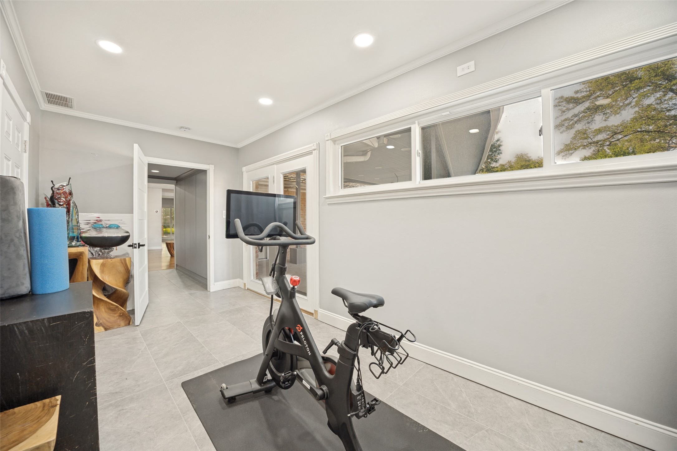 6566 Ridgeview Circle Dallas TX 75240