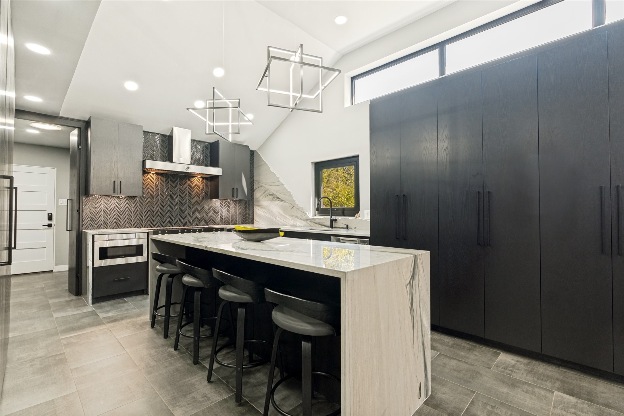 6566 Ridgeview Circle Dallas TX 75240