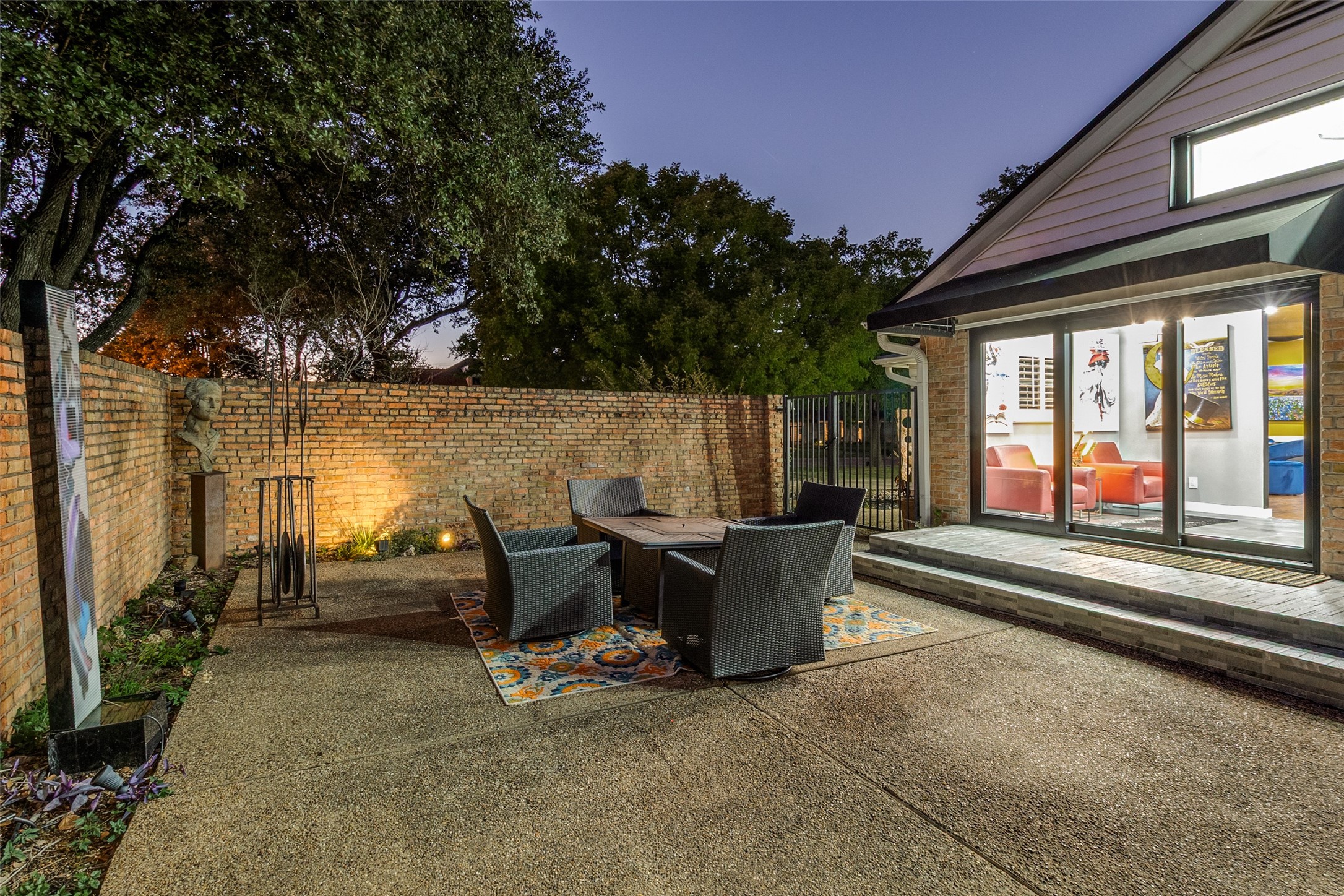 6566 Ridgeview Circle Dallas TX 75240