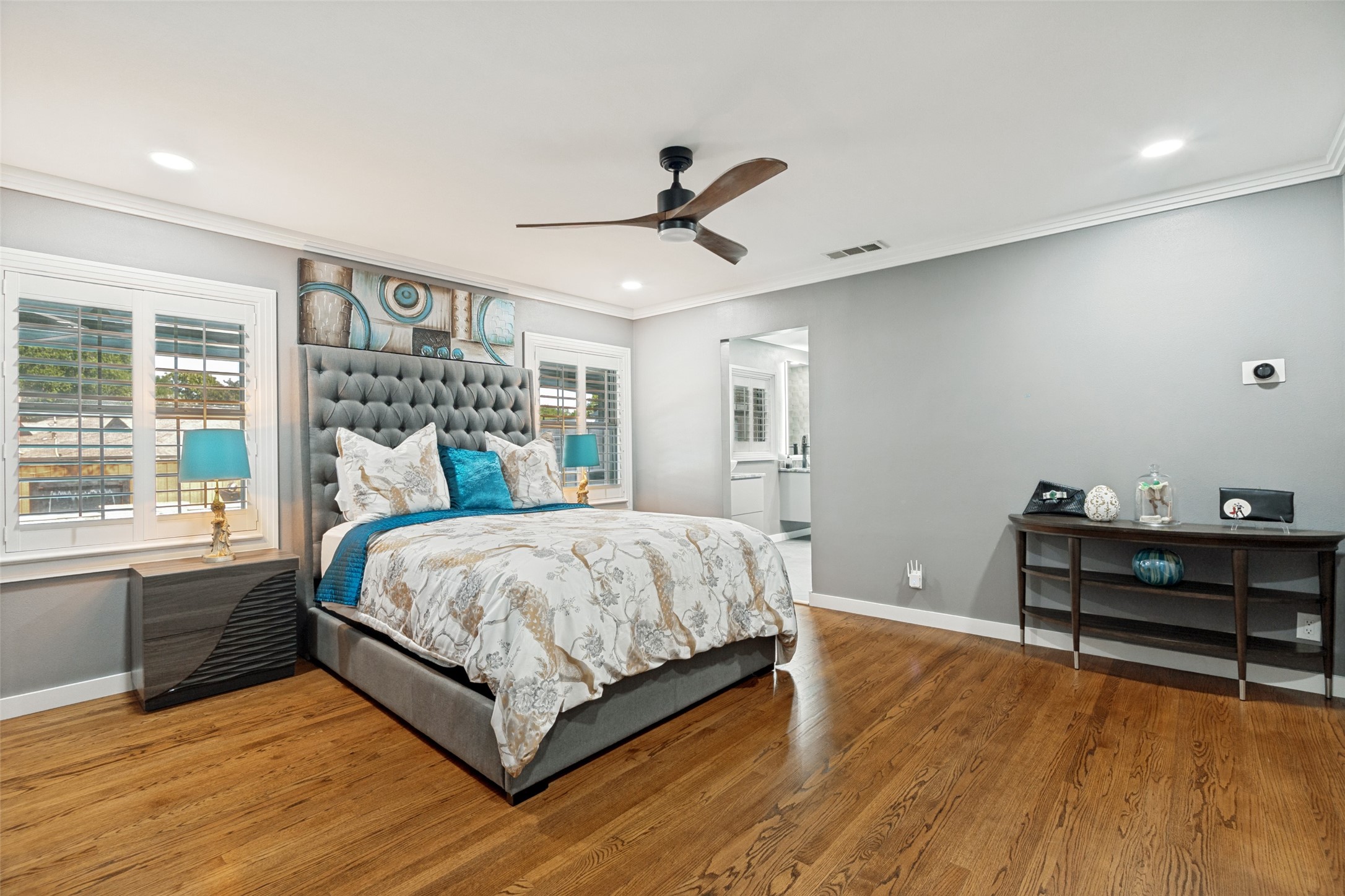 6566 Ridgeview Circle Dallas TX 75240