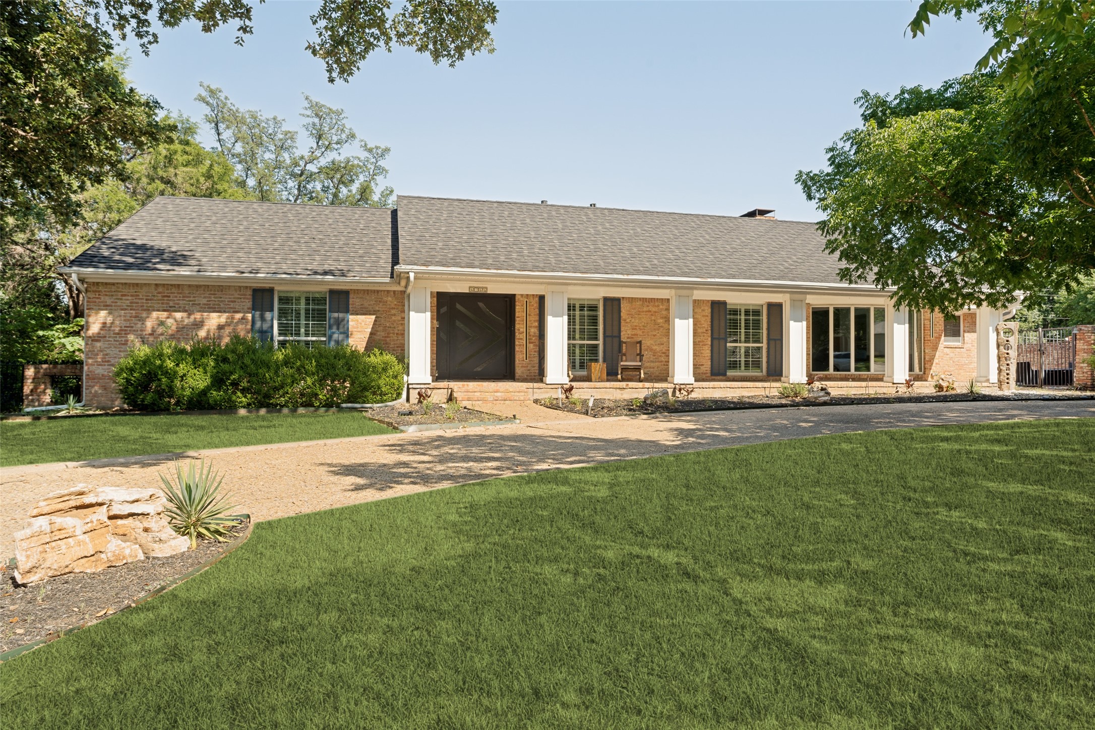 6566 Ridgeview Circle Dallas TX 75240